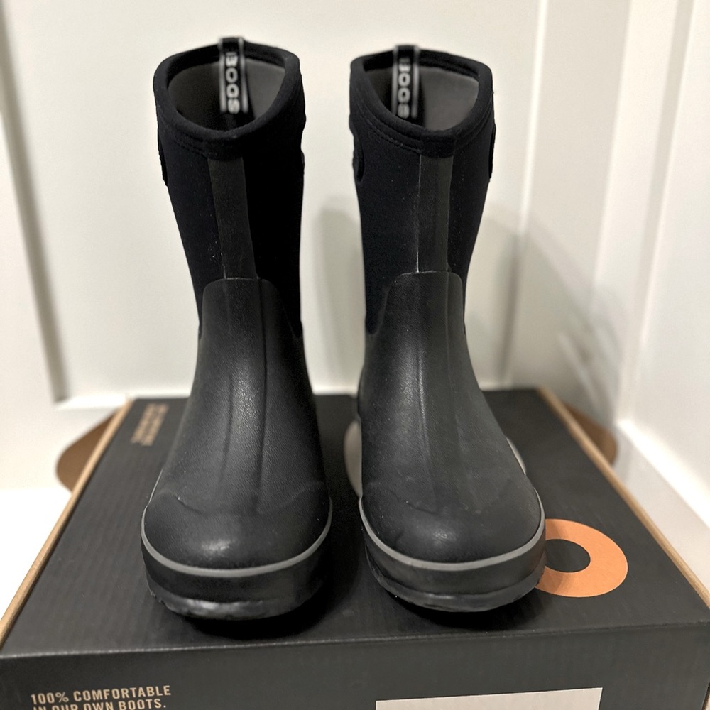 Bogs Classic winter solid black boots-Big Kid size 5